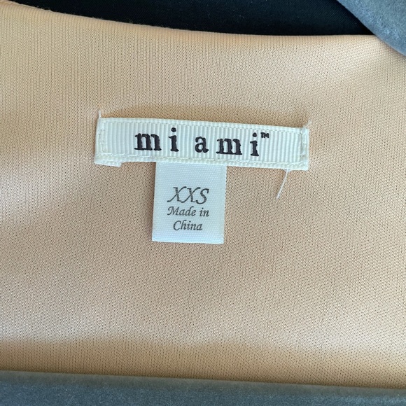 Miami Romper - Picture 8 of 9